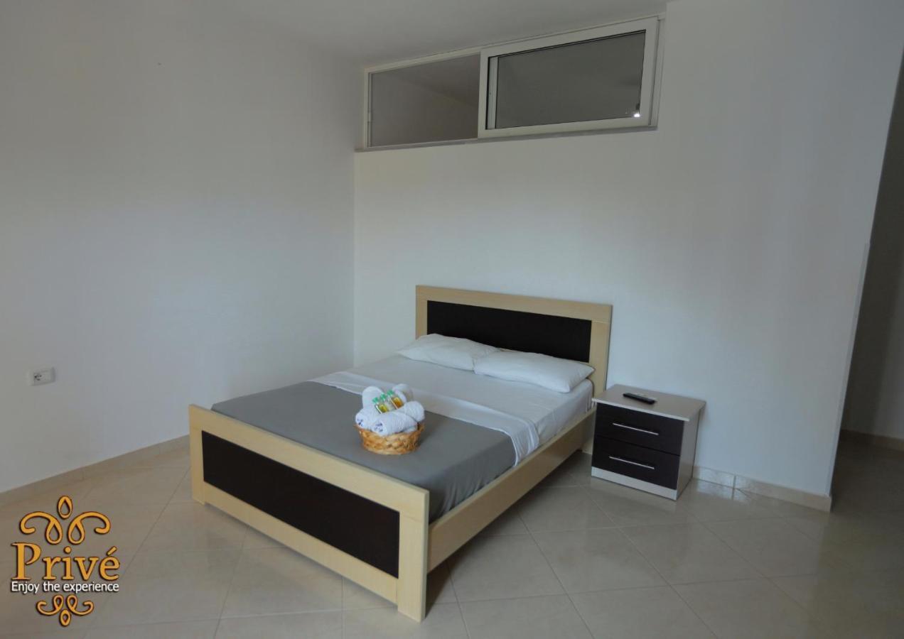 Hotel Prive And Ksamil
